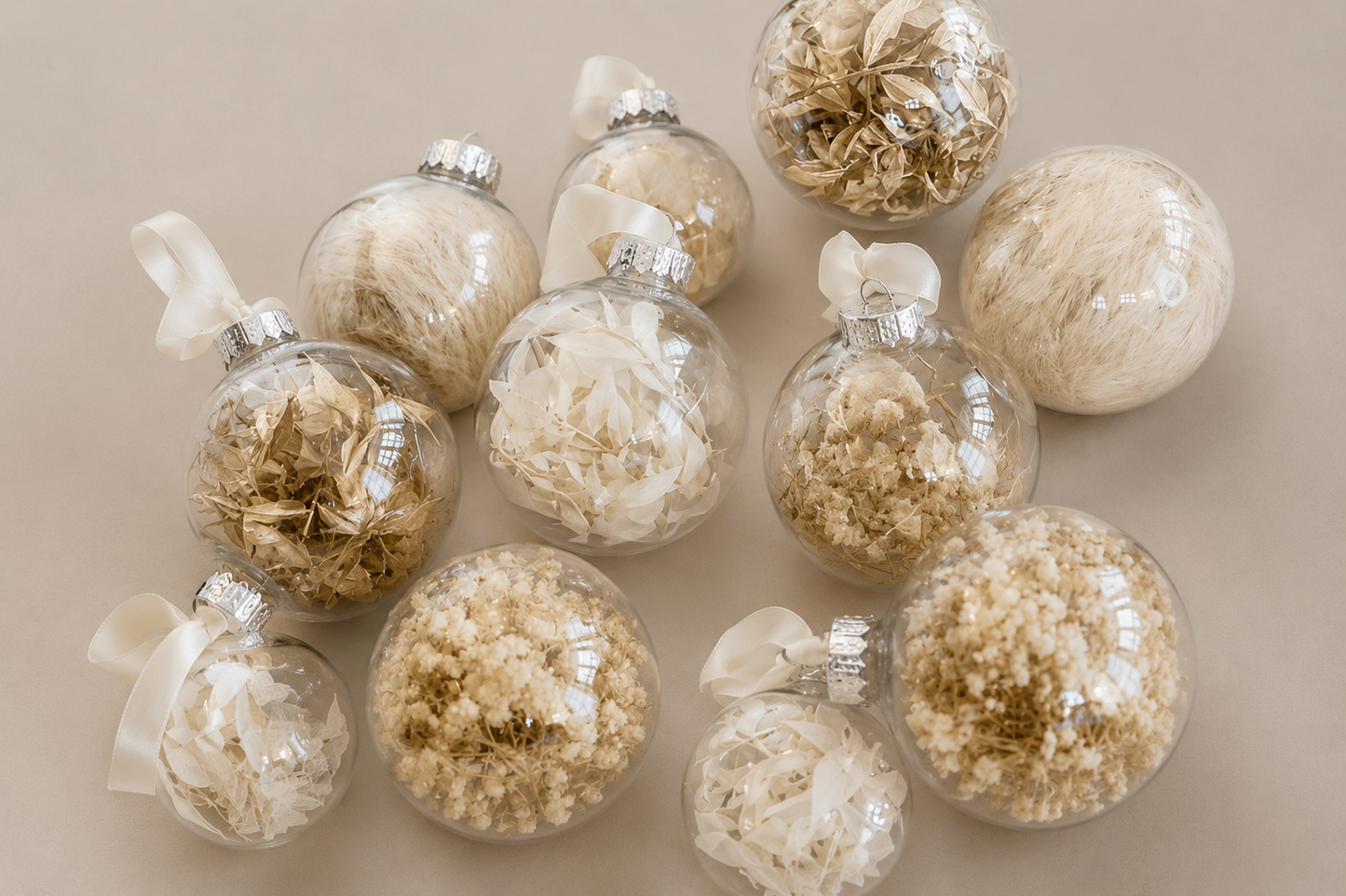 Pampas & Dried Flowers  Christmas baubles