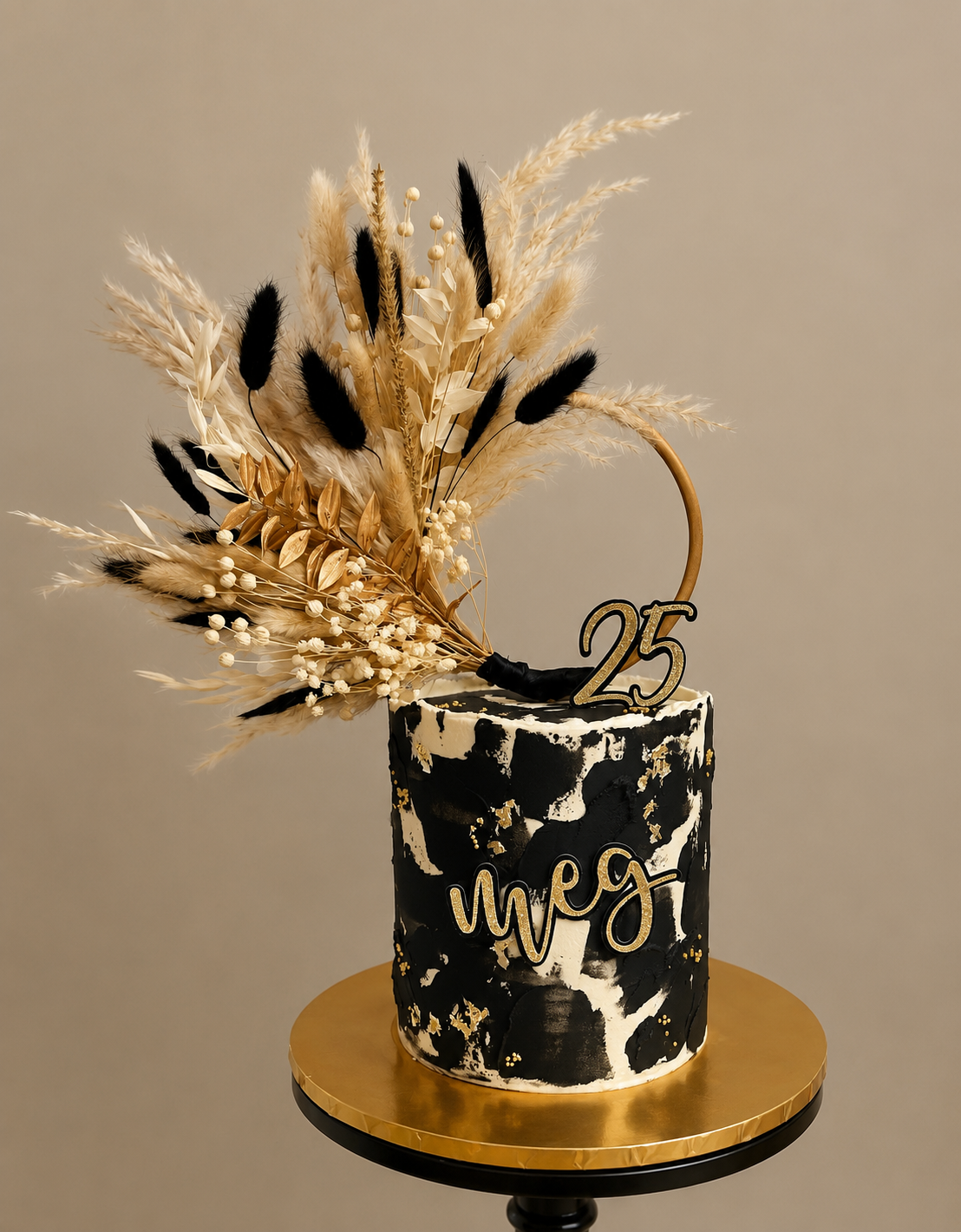 Gold & Black Pampas cake topper wreath