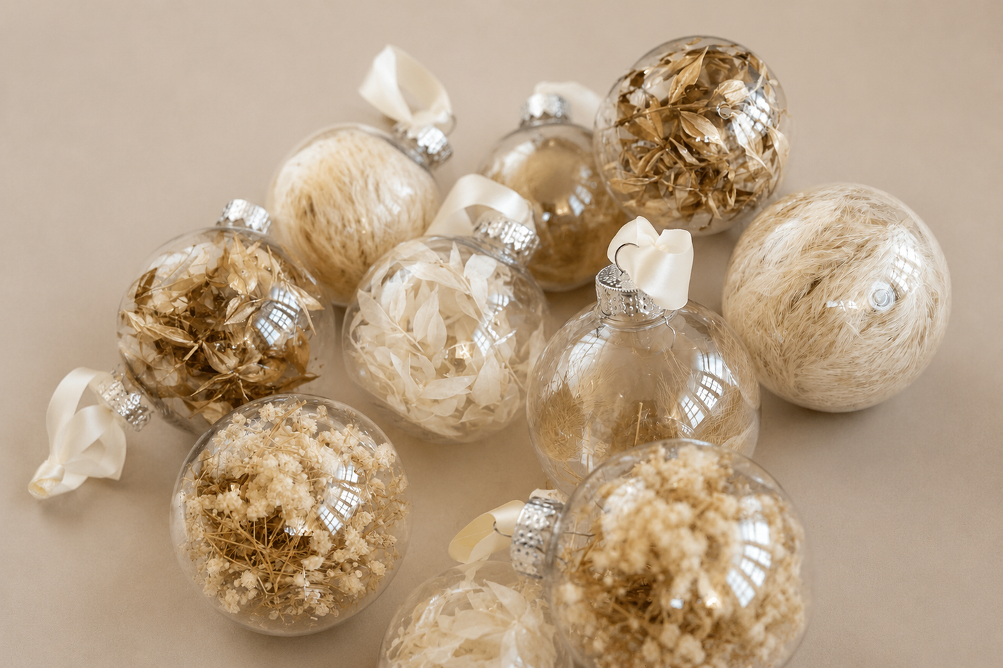 Pampas & Dried Flowers  Christmas baubles